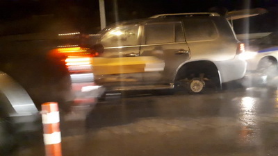 В Рязани на мосту через Оку у иномарки на ходу отлетело колесо